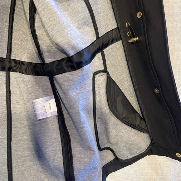 Black windbreaker jacket zip up with gold accents - Picture 5 of 16